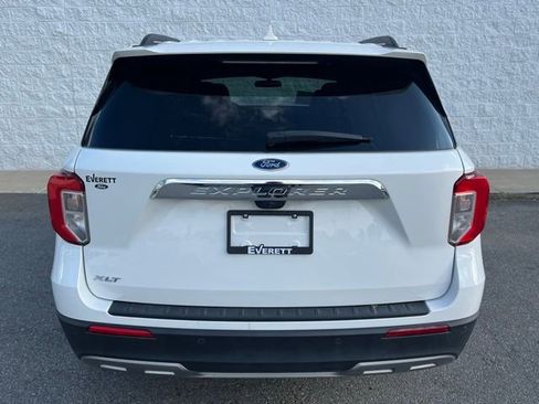 Used 2023 Ford Explorer XLT w/ Equipment Group 202A image 7