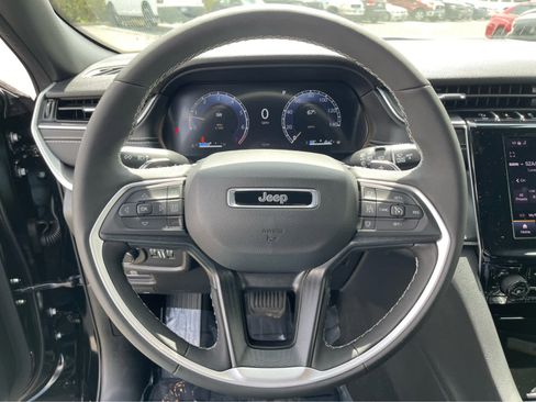 New 2025 Jeep Grand Cherokee Laredo w/ Luxury Tech Group I image 21