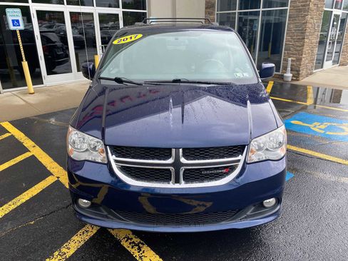 Used 2017 Dodge Grand Caravan SXT w/ Rear Park Assist Package FWD image 12