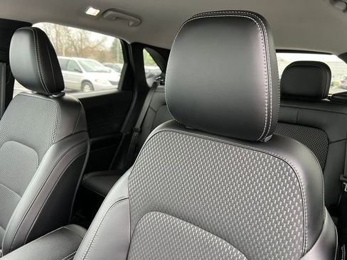 New 2024 Ford Escape SE FWD image 9