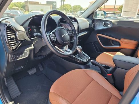 Certified 2025 Kia Soul EX FWD image 12