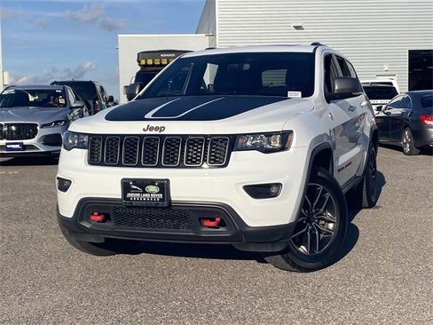 Used 2021 Jeep Grand Cherokee Trailhawk image 3