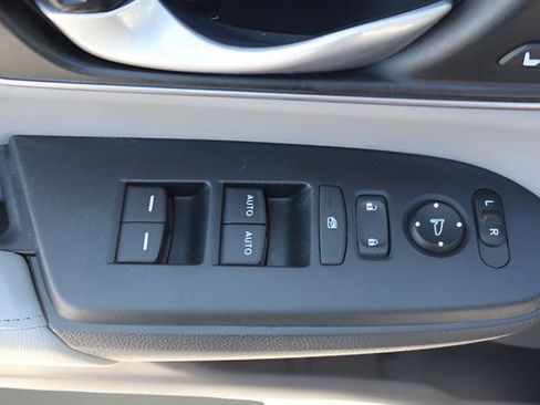 Used 2020 Honda CR-V Touring image 20