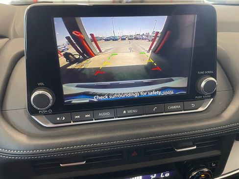 Certified 2024 Nissan Rogue SV w/ SV Premium Package FWD image 8