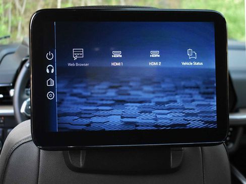 Used 2025 Chevrolet Tahoe High Country AWD/4WD image 13