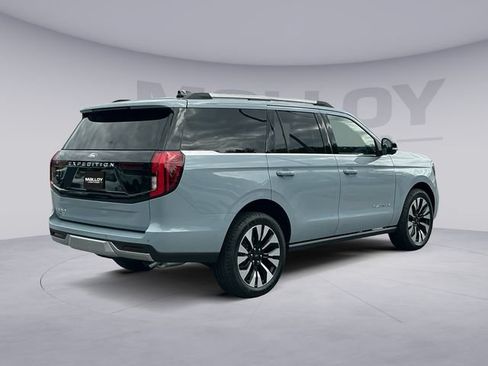 Certified 2026 Ford Expedition Platinum w/ Driver's Package AWD/4WD image 5