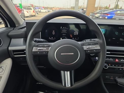 Used 2025 Hyundai Sonata SE FWD image 14