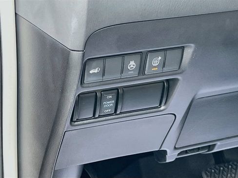 Used 2023 Nissan Armada Platinum w/ Captain's Chairs Package AWD/4WD image 10