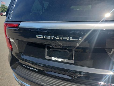 New 2026 GMC Yukon XL Denali w/ Denali Reserve Package AWD/4WD image 4
