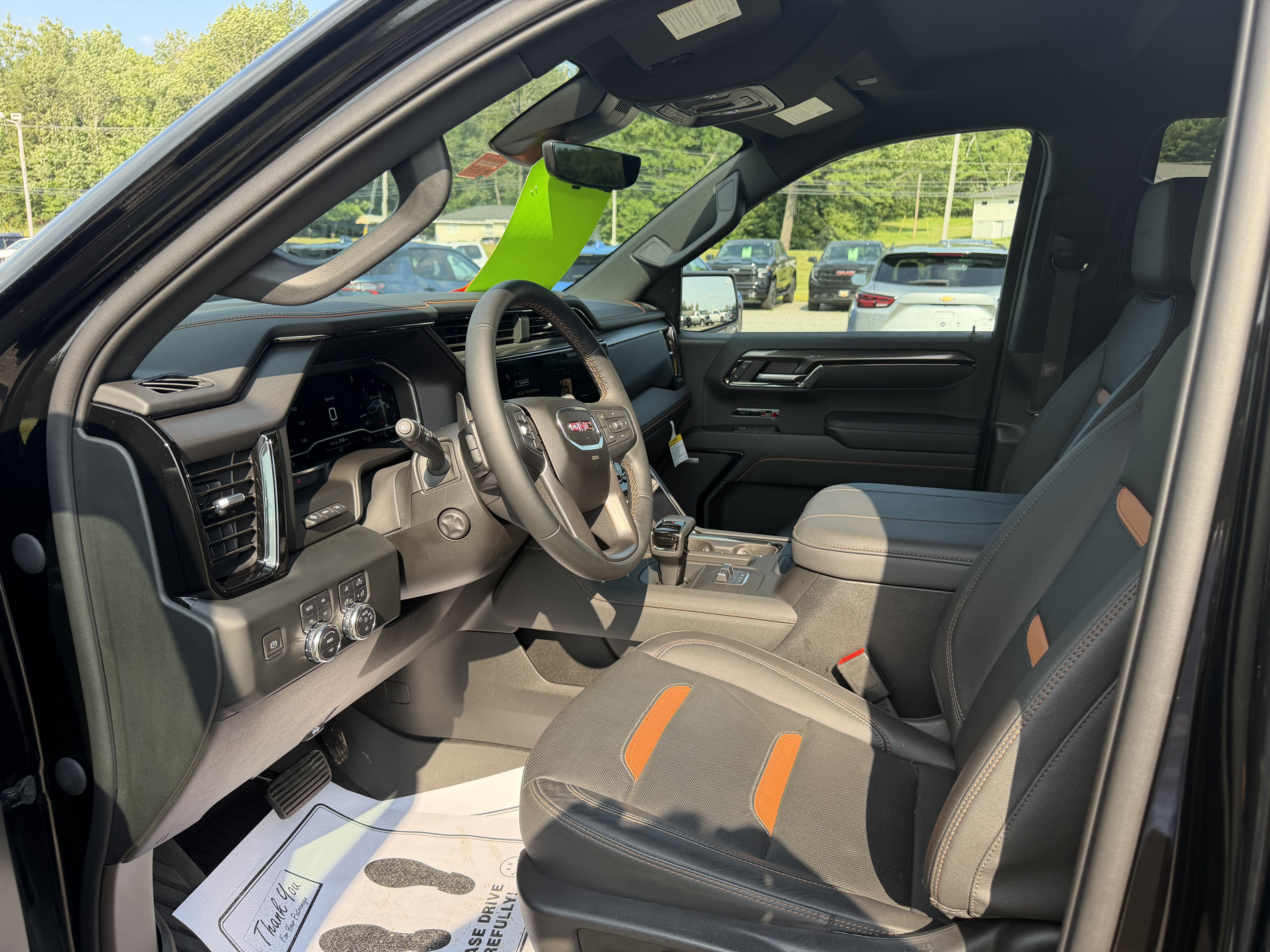 Used 2023 GMC Sierra 1500 AT4 w/ Technology Package AWD/4WD image 10