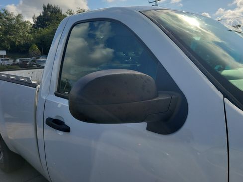 Used 2010 GMC Sierra 1500 W/T w/ Work Truck Preferred Package RWD image 9