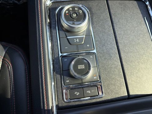 Used 2022 Ford Expedition Limited image 35