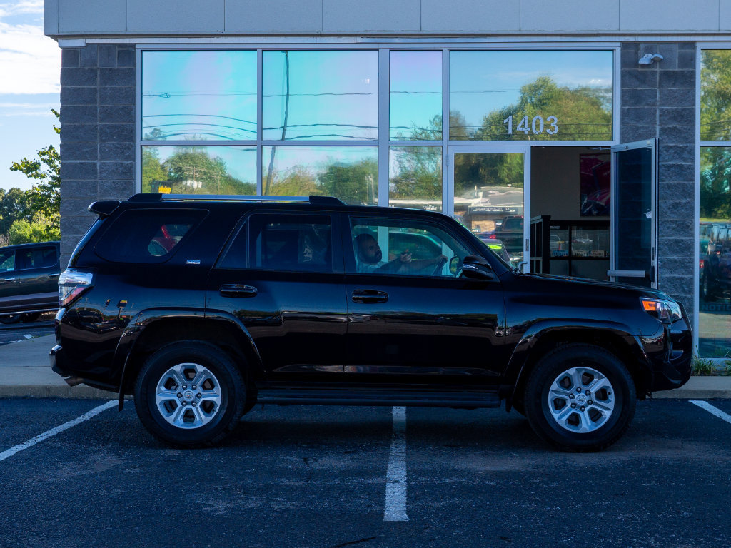 Used 2024 Toyota 4Runner SR5 Premium AWD/4WD image 2