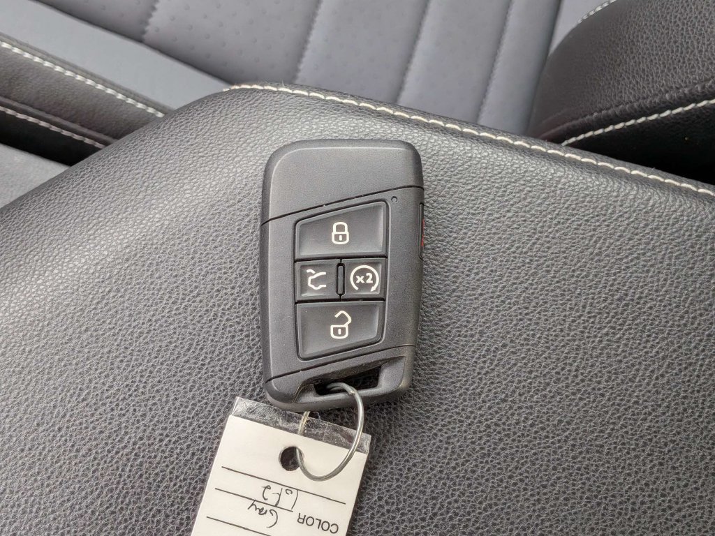 Certified 2026 Volkswagen Jetta SE FWD image 32