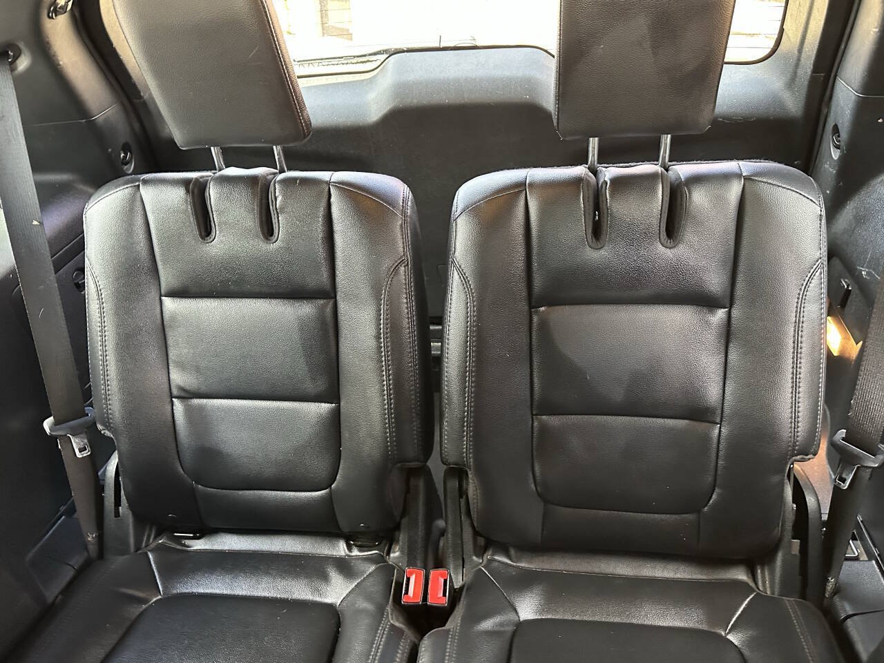 Used 2019 Ford Explorer XLT w/ Equipment Group 202A FWD image 13