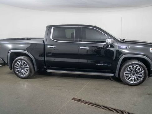 Used 2025 GMC Sierra 1500 Denali Ultimate AWD/4WD image 9