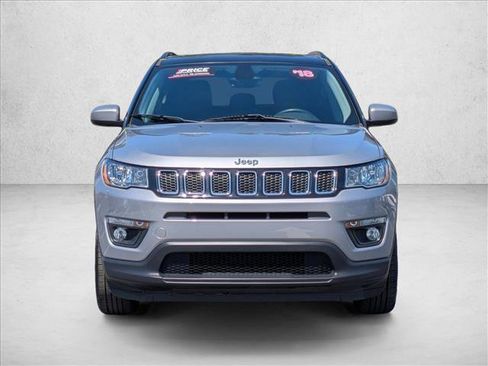 Used 2018 Jeep Compass Latitude w/ Popular Equipment Group FWD image 2
