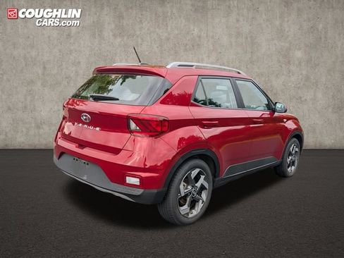 Used 2023 Hyundai Venue SEL w/ Cargo Package FWD image 7