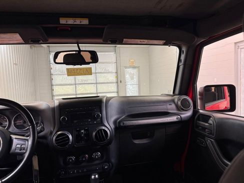 Used 2017 Jeep Wrangler Unlimited Sport w/ Quick Order Package 24S AWD/4WD image 20