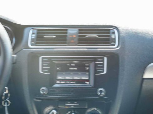 Used 2017 Volkswagen Jetta S image 14