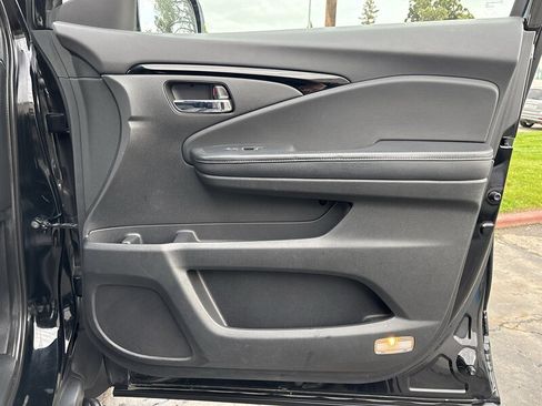 Used 2016 Honda Pilot Touring image 45