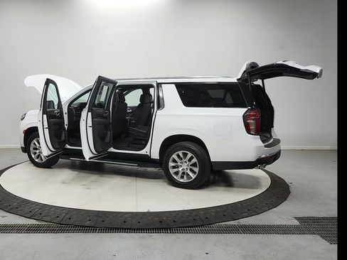 Used 2023 Chevrolet Suburban Premier RWD image 13