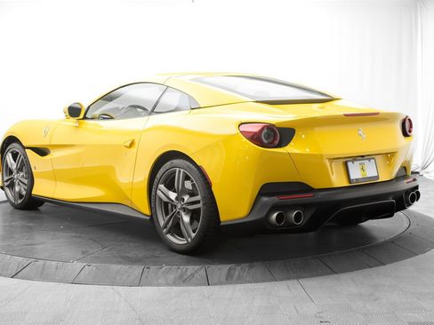Used 2019 Ferrari Portofino RWD image 13