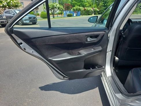 Used 2015 Toyota Camry XSE FWD image 40