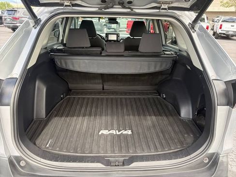 Used 2021 Toyota RAV4 XLE w/ Convenience Package AWD/4WD image 13