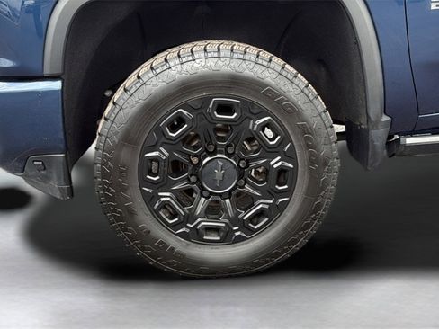 Used 2023 Chevrolet Silverado 2500 High Country w/ Technology Package image 9