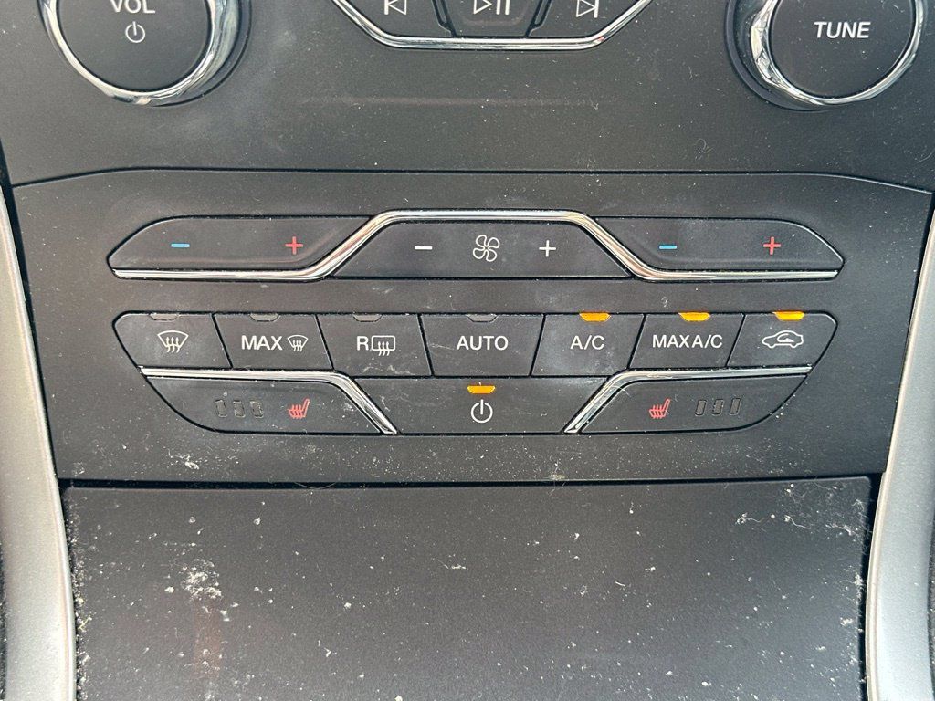Used 2019 Ford Edge SEL w/ Equipment Group 201A FWD image 25