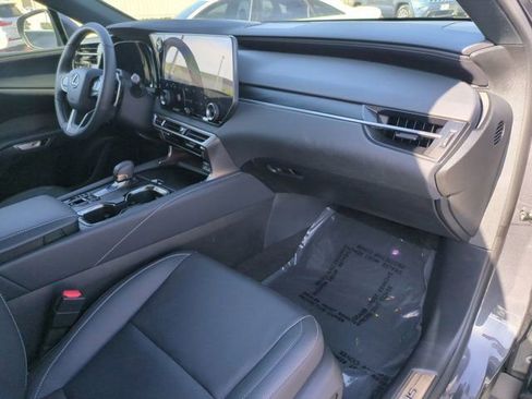 Used 2025 Lexus RX 350 w/ Convenience Package image 32