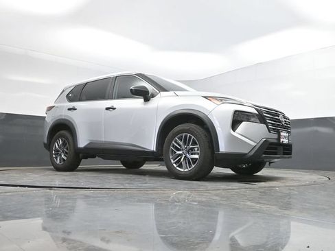 Used 2024 Nissan Rogue S AWD/4WD image 46
