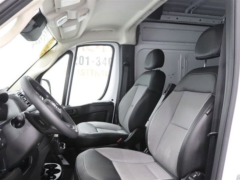Used 2025 RAM ProMaster 2500 w/ Convenience Group FWD image 7