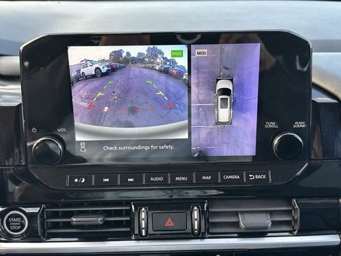 Certified 2024 Nissan Pathfinder SL image 28