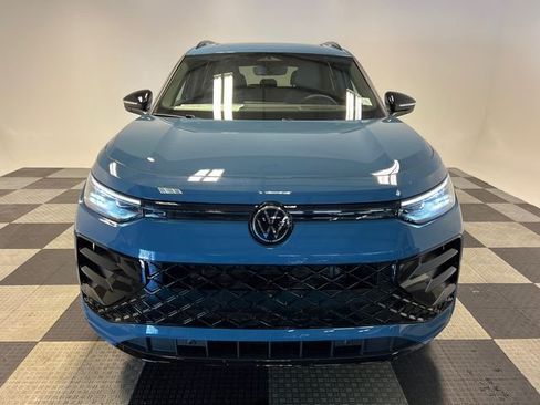 New 2026 Volkswagen Tiguan SE R-Line FWD image 2