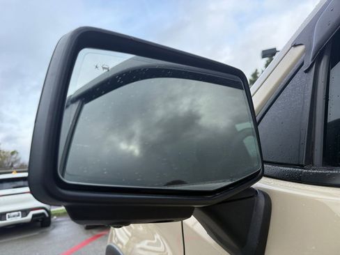 Used 2022 Chevrolet Silverado 1500 ZR2 image 36