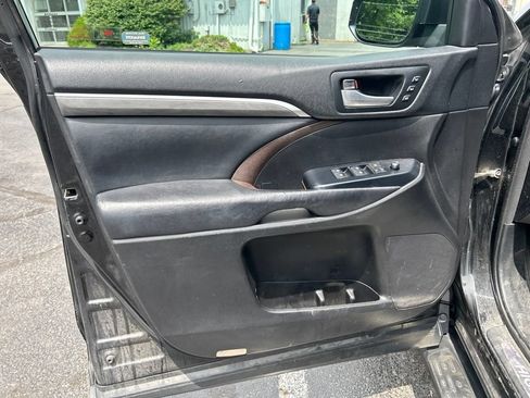 Used 2018 Toyota Highlander Limited Platinum w/ Protection Package #3 AWD/4WD image 10