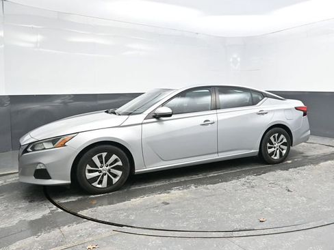 Used 2021 Nissan Altima 2.5 S image 3