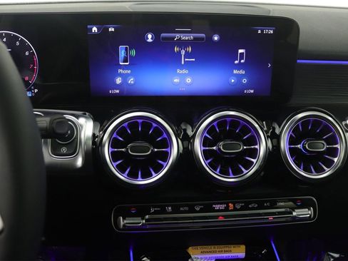 New 2026 Mercedes-Benz GLB 250 image 6