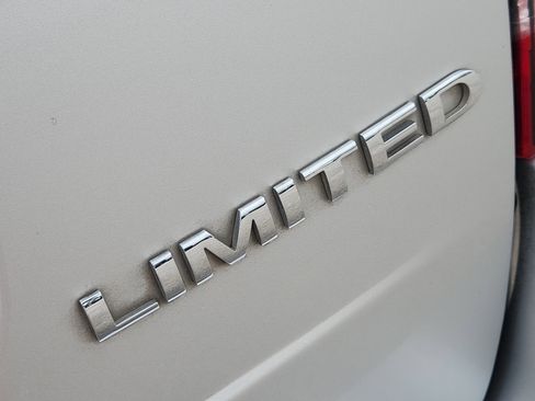 Used 2014 Ford Edge Limited FWD image 13