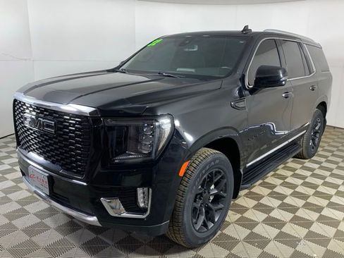 Used 2022 GMC Yukon SLT w/ SLT Premium Package AWD/4WD image 2