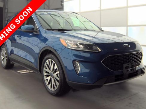 Used 2022 Ford Escape Titanium AWD/4WD image 3