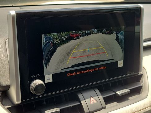 Used 2025 Toyota RAV4 XLE w/ Convenience Package FWD image 26