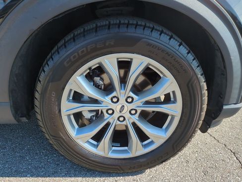 Used 2023 Ford Explorer Limited w/ Equipment Group 301A image 11