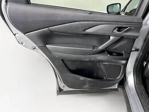 Used 2018 MAZDA CX-9 Touring w/ Touring Premium Package FWD image 27
