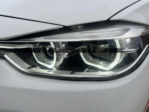 Used 2018 BMW 320i xDrive Sedan AWD/4WD image 49