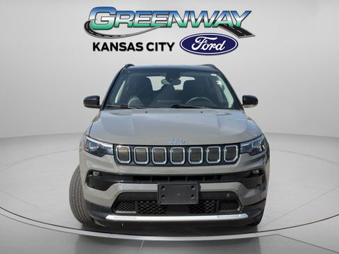 Used 2022 Jeep Compass Limited w/ Elite Group AWD/4WD image 2