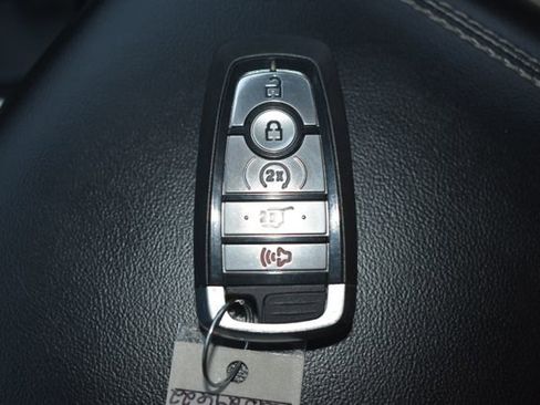 Used 2022 Ford Explorer Limited image 34