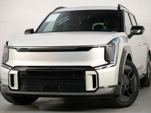 Used 2024 Kia EV9 GT-Line image 3